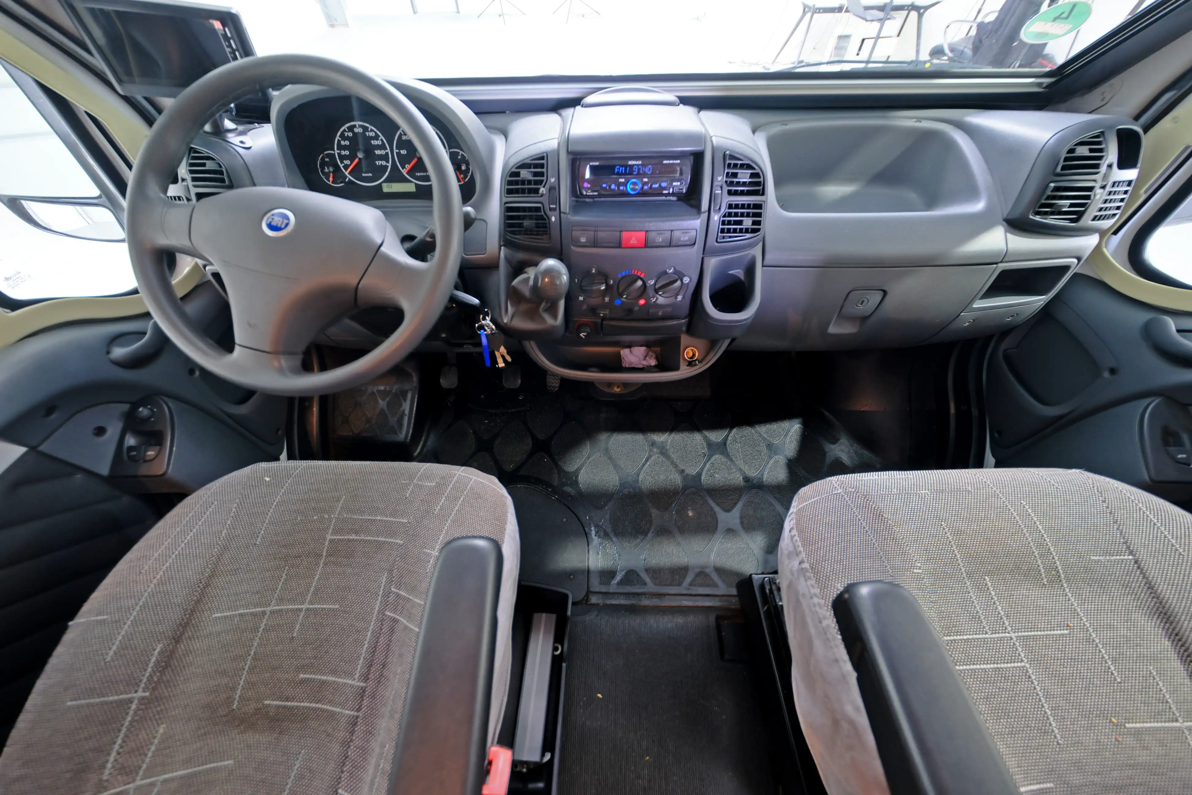 KNAUS Sun Traveller 658 LG